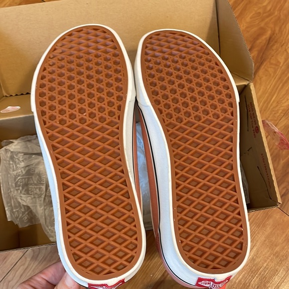 Women’s Vans shoe - Picture 4 of 10
